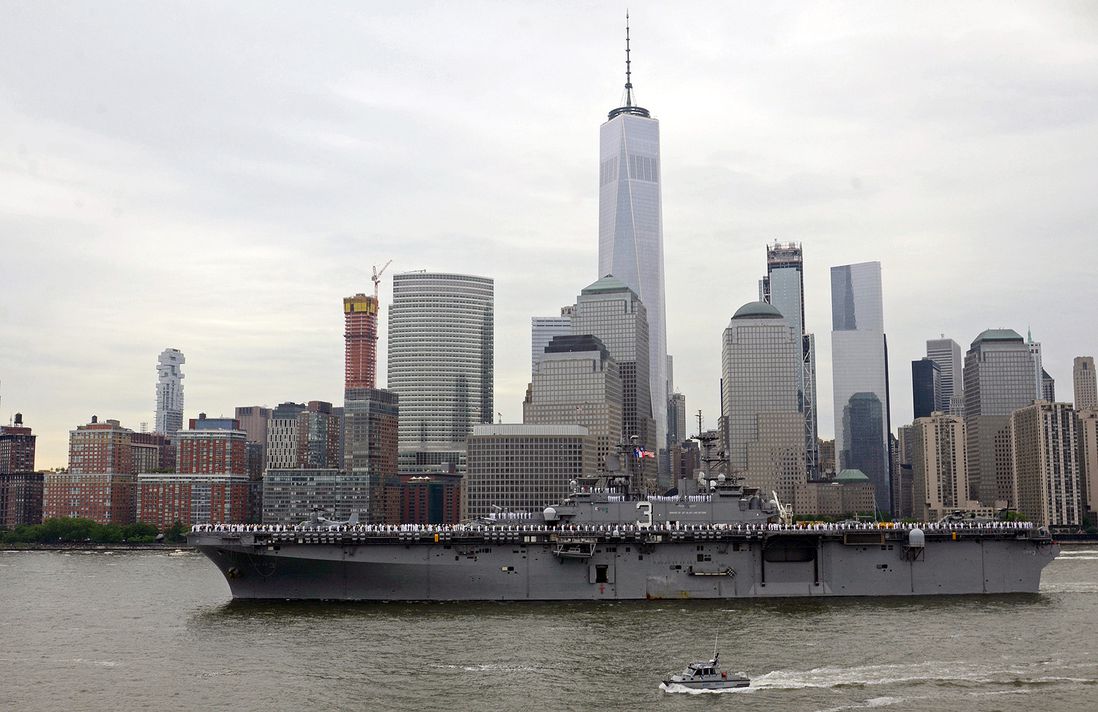 The amphibious assault ship USS Kearsarge (LHD 3) passing the One World Trade Center during the 2017 Fleet Week New York's Parade of Ships. (U.S. Navy photo by Chief Mass Communication Specialist Travis Simmons)